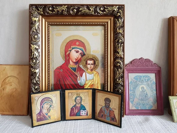 Rafta eski Ortodoks simgeleri