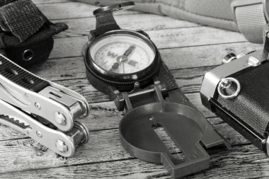 Yürüyüş için çoklu araç ve pusula