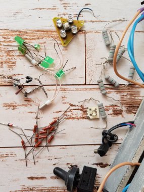 Kablo şeması için radyo bileşenleri