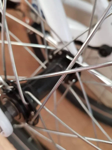 자전거 바퀴의 돌기들 — 스톡 사진