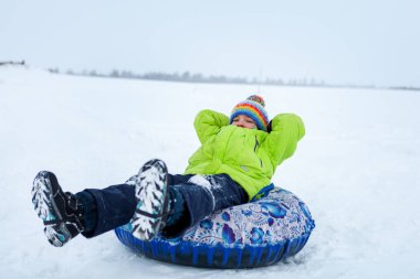 Neşeli mutlu çocuk portresi ,