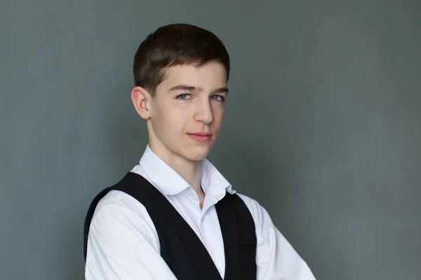 Retrato de adolescente colegial feliz — Foto de Stock