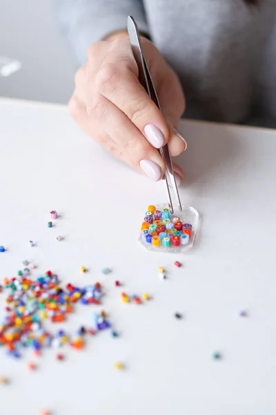 Woman Puts Out Mosaic Glass Tweezers Fusing Craftsmanship — Stock Photo, Image