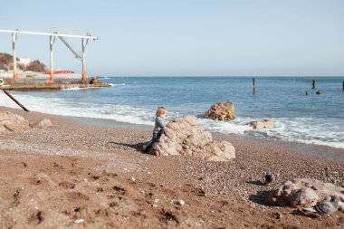 Karadeniz 'deki güzel panoramik deniz manzarası, manzara, kıyı seyahati ve doğa
