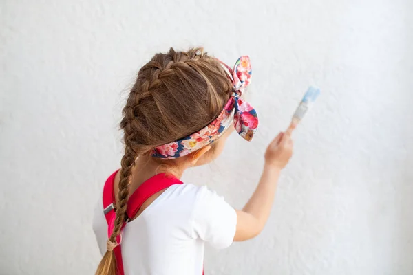 Little Pretty Girl Paints White Wall Brush Child Repairs Apartment — Stock Photo, Image