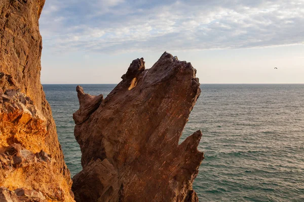 Schöner Panoramablick Auf Das Meer Und Die Klippe Einen Berg — Stockfoto