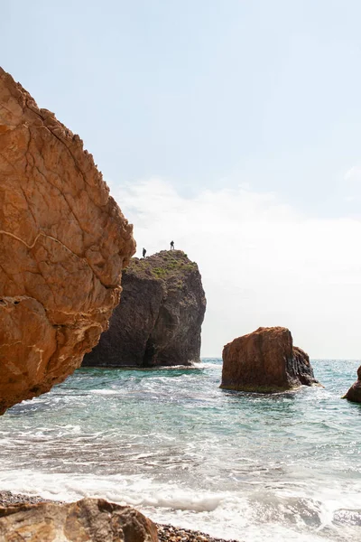 Schöner Panoramablick Auf Das Meer Und Die Klippe Einen Berg — Stockfoto