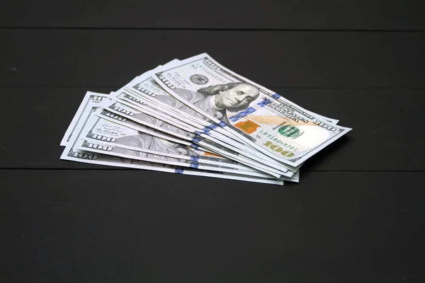 Δολάρια Χρήματα Μαύρο Φόντο Σωρού Των Χρημάτων — Φωτογραφία Αρχείου