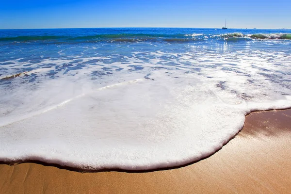 Soft Wave Of Blue Ocean on Sandy Beach — стоковое фото
