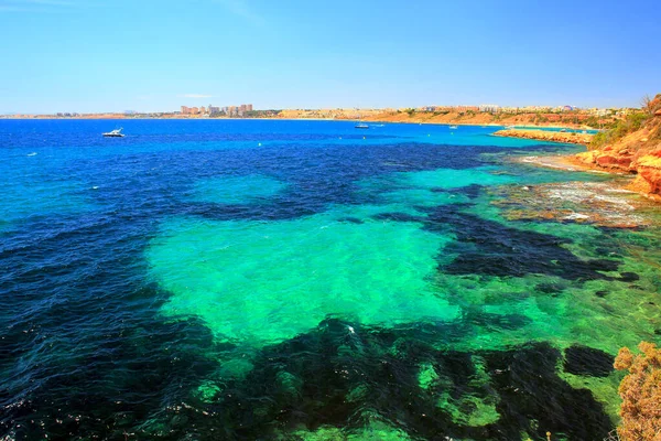 Słynna plaża na wybrzeżu Cabo Roig. Prowincja Alicante. Kostaryka. — Zdjęcie stockowe