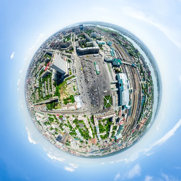 Vista aérea de la ciudad. Paisaje urbano. Disparo de helicóptero. Imagen panorámica. — Foto de Stock