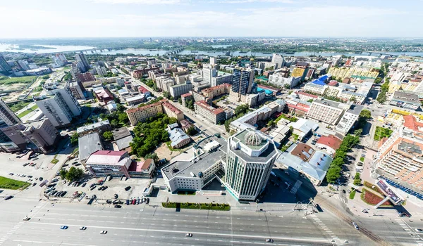 Flygfoto med vägar, hus och byggnader. — Stockfoto