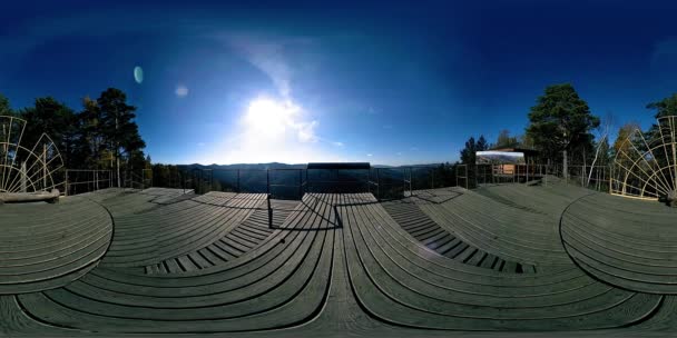 4k 360 Vr virtual Reality för en härligt berg scen på höstens gång. Vilda ryska berg. — Stockvideo