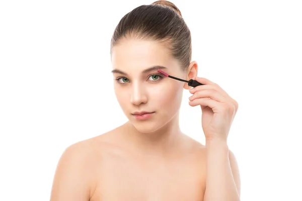 Eye make up apply. Mascara applying closeup, long lashes. makeup brush. Isolated. — Stock Photo, Image