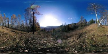 4k Sonbahar zaman bir güzel dağ sahnenin 360 Vr sanal gerçeklik. Vahşi Rus dağlar.