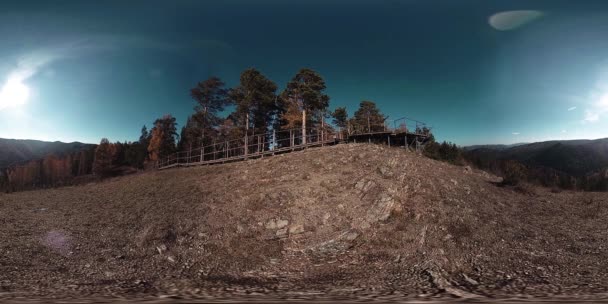 4k 360 rzeczywistość wirtualna Vr sceny pięknej górskiej w czasie jesieni. Dzikie góry rosyjski. — Wideo stockowe