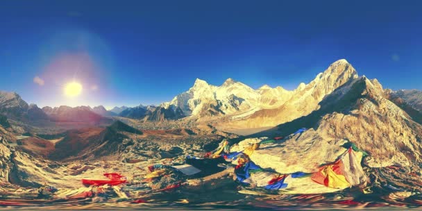 360 vr панорамный вид на закат над Кала Паттар. Гора Эверест и долина Кхумбу, Непал Гималаев. Шеп, Горак — стоковое видео