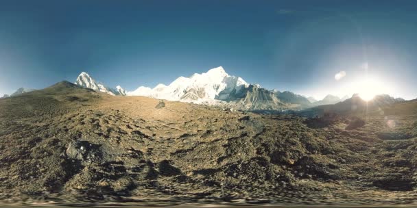 360 vr panoramic view of sunset over Kala Patthar. Mount Everest and Khumbu valley, Nepal of the Himalayas. Gorak Shep — Stock Video