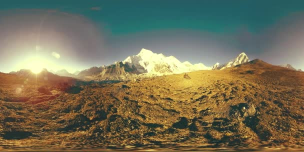 360 vr panoramic view of sunset over Kala Patthar. Mount Everest and Khumbu valley, Nepal of the Himalayas. Gorak Shep — Stock Video