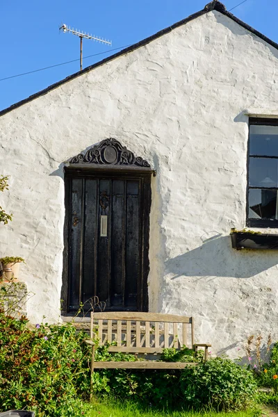 Gammal stuga dörr i Anglesea. — Stockfoto