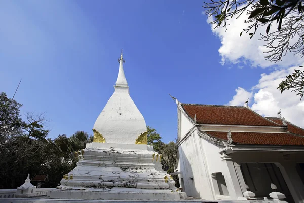 Phra ki Si şarkı Rak 400 yıldan fazla, Loei Tayland ile ilişkinin bir semboldür