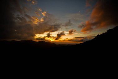 Güzel gökyüzü günbatımı