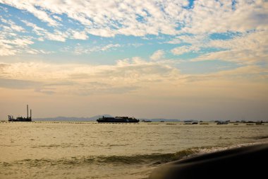 Güzel gökyüzü günbatımı