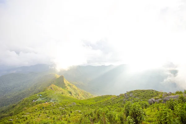Kha 国家公园的顶山看 南省富 Wae 软聚焦 — 图库照片