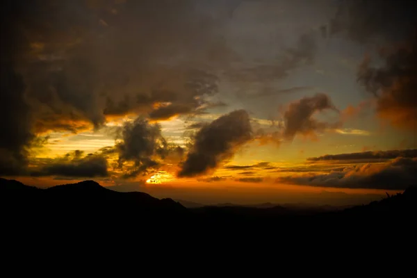 Puesta Sol Con Cielo Hermoso —  Fotos de Stock