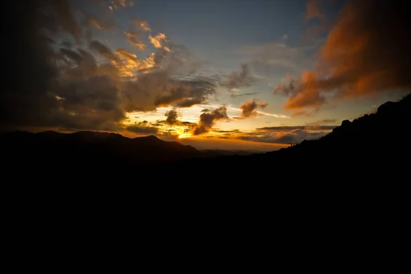 Puesta Sol Con Cielo Hermoso —  Fotos de Stock