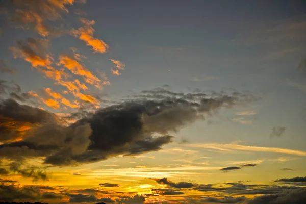 美しい空と夕焼け — ストック写真