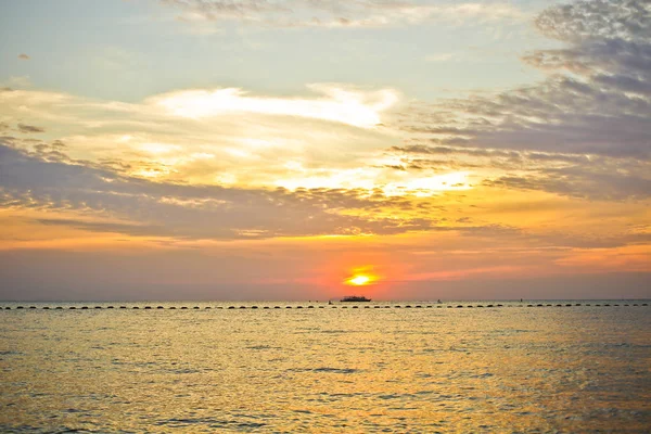 Pôr Sol Com Céu Bonito — Fotografia de Stock