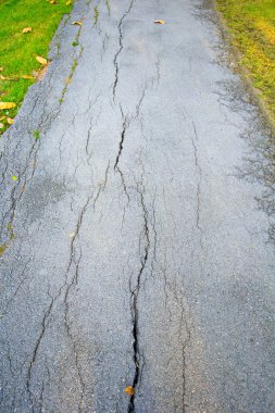 Taş yol alanında. Grunge ve retro tarzı. 