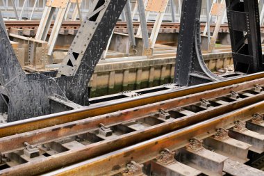 Tren geçerken bir satýr kırsal Tayland.