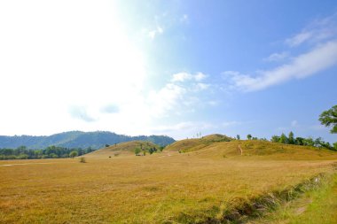 Kel Dağ, Tayland, Ranong 'un güzel çimenlik arazisidir.