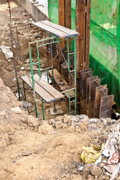 Bir binanın inşaat alanı - taş işçiliği