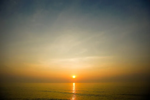 Niesamowity Widok Zachód Słońca Latem Plaży — Zdjęcie stockowe
