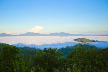 Krachan Kaeng Milli Parkı, Tayland tropikal dağ silsilesi, bu yerde, sabah sis olduğunu