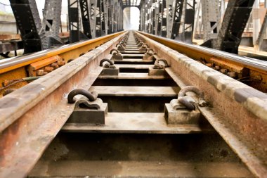 Tren geçerken bir satýr kırsal Tayland.