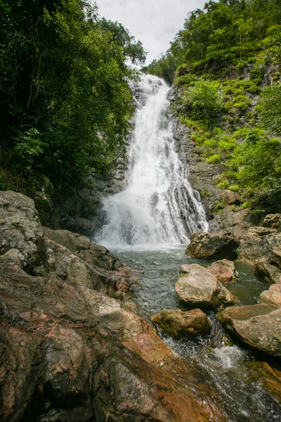 nakhon nayok, Tayland Sarika şelale