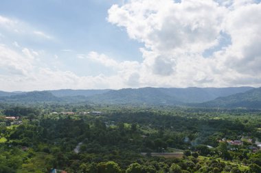 Güzel manzara Khundanprakarnchon Barajı, Tayland