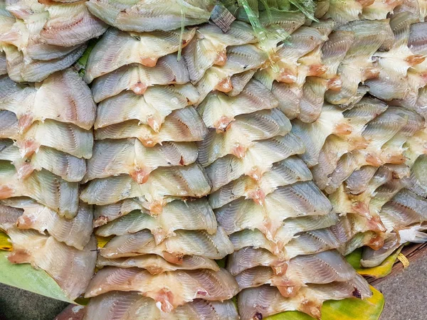 Traditionelles Trocknen Von Gesalzenem Fisch Auf Gestellen — Stockfoto