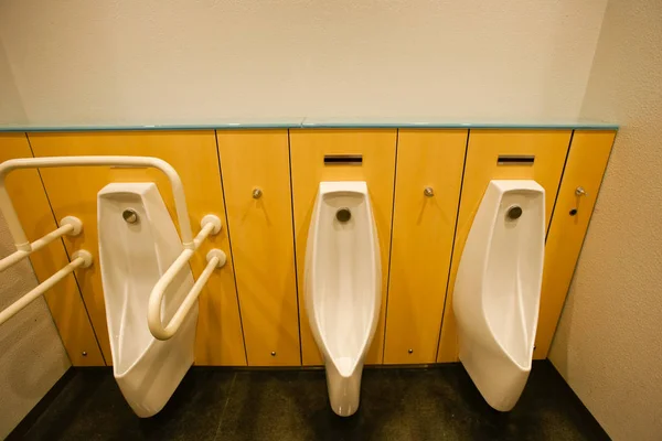 Pisuar Człowiek Czyste Toalety — Zdjęcie stockowe