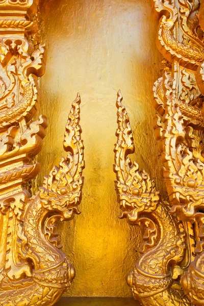 Änglar på väggarna i templet — Stockfoto