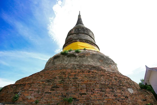Une vieille pagode dans l'ancien temple en Thaïlande — Photo