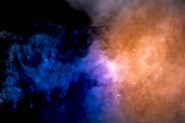 Çeşitli şekillerde duman çeşitli dekoratif işler için kullanılabilir.