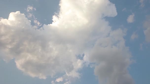 Der Wind Bläst Die Wolken Langsam — Stockvideo