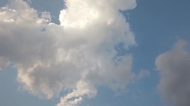 Der Wind Bläst Die Wolken Langsam — Stockvideo