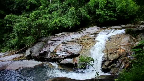 Erawan Cachoeira Parque Nacional Kanjanaburi Tailândia — Vídeo de Stock