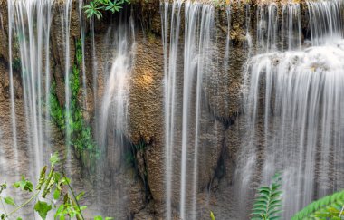 Huai Mae Khamin Şelalesi Srinakarin Barajı, Kanchanaburi, Tayland